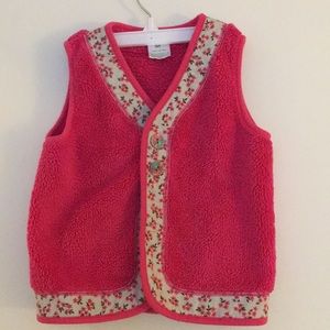 Warm fleece vest with floral print